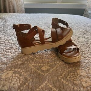 Born Brown Leather Sandals. Women’s size 8.